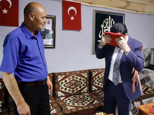 Başkan Sayan, Şehit Harun Aslan'ın ailesini ziyaret etti