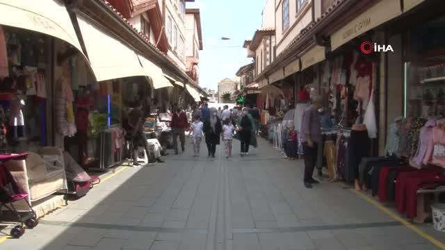 Çarşılarda çeyiz hareketliliği başladı