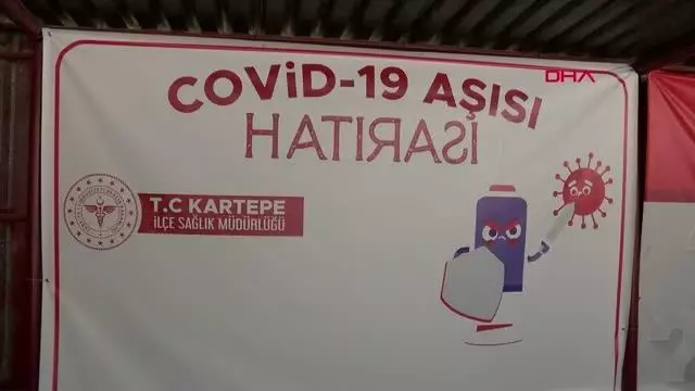 'COVİD-19 AŞI HATIRASI' AFİŞİ ÖNÜNDE AŞI OLDULAR