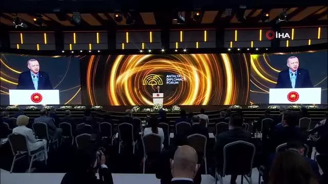 Cumhurbaşkanı Erdoğan: 'BM salgını ancak 100 gün sonra gündemine alabildi. Salgın karşısında işbirliğini yerini rekabetçi politikalara bıraktı' Cumhurbaşkanı Erdoğan: 'BM salgını ancak 100 gün sonra gündemine alabildi. Salgın karşısında işbirliğini yerini rekabetçi politikalara bıraktı'