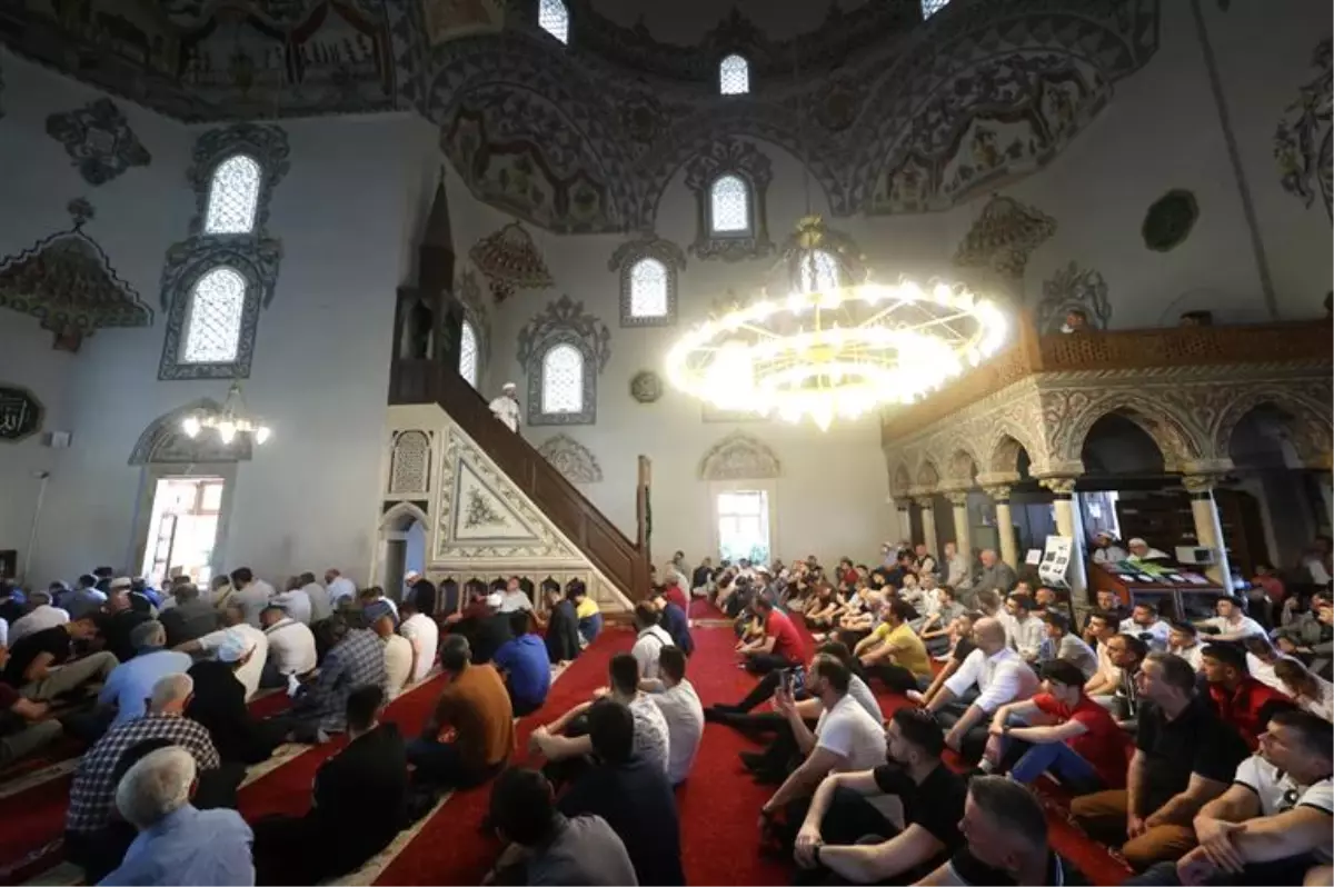 Diyanet İşleri Başkanı Erbaş, Kosova'da Hutbe İrad Etti