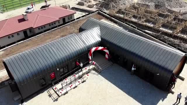 Doğu Anadolu'nun ilk modüler kütüphanesi hizmete girdi