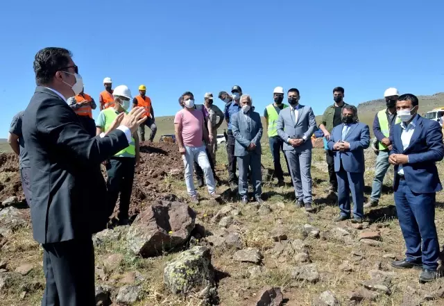 Bingöl depreminden etkilenen Erzurum'da depremzedeler için yapılacak 575 konutun temeli atıldı