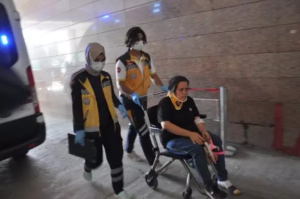 Gaziantep'te, kına gecesine gidenlerin bulunduğu araç devrildi: 10 yaralı Gaziantep'te, kına gecesine gidenlerin bulunduğu araç devrildi: 10 yaralı