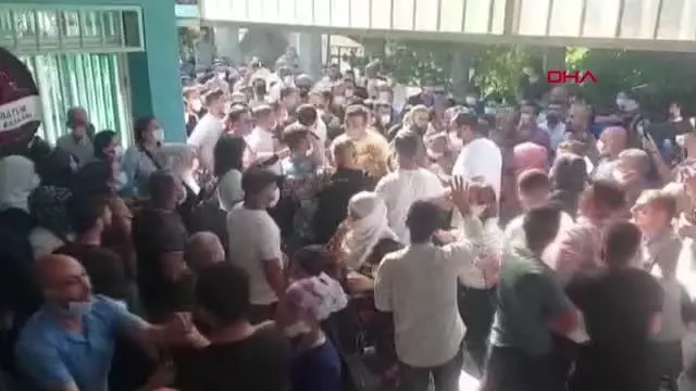 Son dakika haberleri! HDP İL BİNASINDAKİ SALDIRIDA ÖLDÜRÜLEN DENİZ POYRAZ'IN CENAZESİNDE GERGİNLİK