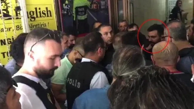 HDP saldırganı ile polisin ilk diyaloğu! 6 kurşun sıktı, rahat tavırları pes dedirtti HDP saldırganı ile polisin ilk diyaloğu! 6 kurşun sıktı, rahat tavırları pes dedirtti