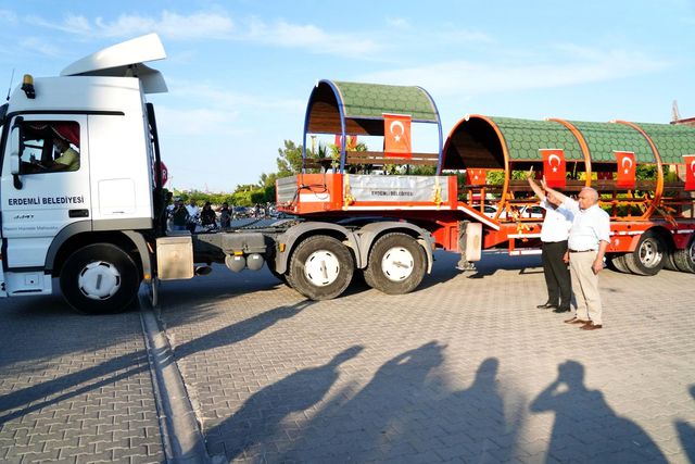 İdlip'teki askerlerimiz için üretilen kamelya ve oturma gurupları Erdemli'den yola çıktı