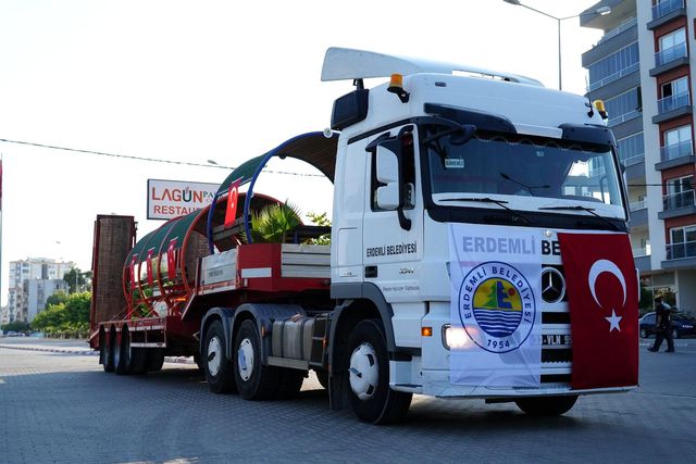İdlip'teki askerlerimiz için üretilen kamelya ve oturma gurupları Erdemli'den yola çıktı