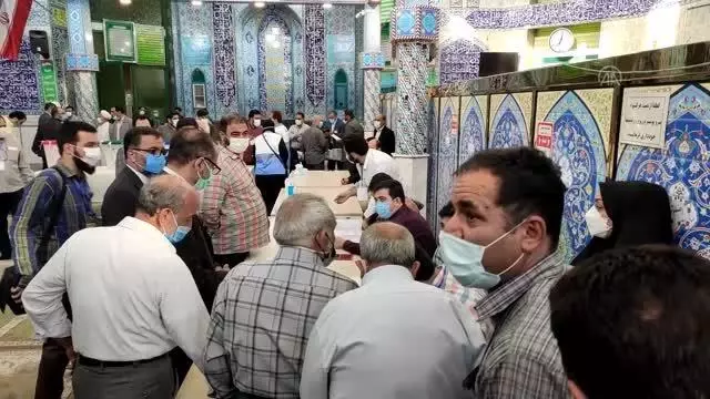 İran'da halk cumhurbaşkanlığı seçimleri için sandık başında (2)