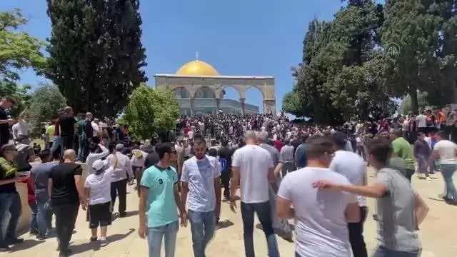 İsrail polisi Mescid-i Aksa'da Filistinlilere müdahale etti