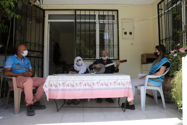 Vefa ekibi 90 yaşındaki çiftin 67. evlilik yıl dönümünü kutladı