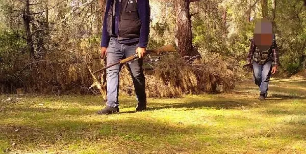 Kaçak avcılar fotokapana yakalandı Kaçak avcılar fotokapana yakalandı