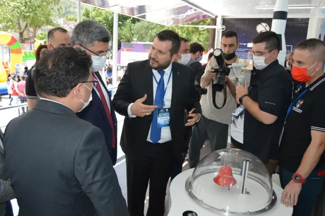 Köylerdeki çocuklara uzayı sevdirecek 'Ali Kuşçu Mobil Uzay Tırı'nın açılışı yapıldı Köylerdeki çocuklara uzayı sevdirecek 'Ali Kuşçu Mobil Uzay Tırı'nın açılışı yapıldı