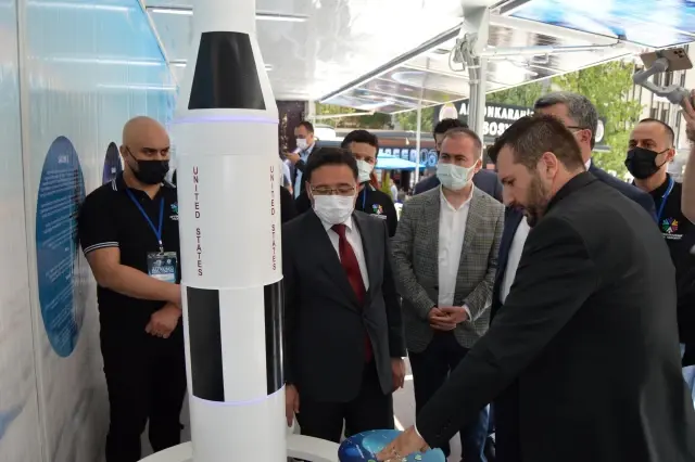 Köylerdeki çocuklara uzayı sevdirecek 'Ali Kuşçu Mobil Uzay Tırı'nın açılışı yapıldı Köylerdeki çocuklara uzayı sevdirecek 'Ali Kuşçu Mobil Uzay Tırı'nın açılışı yapıldı