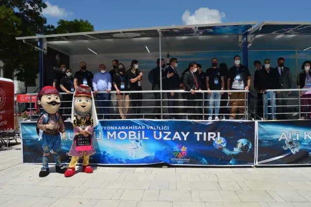 Köylerdeki çocuklara uzayı sevdirecek 'Ali Kuşçu Mobil Uzay Tırı'nın açılışı yapıldı Köylerdeki çocuklara uzayı sevdirecek 'Ali Kuşçu Mobil Uzay Tırı'nın açılışı yapıldı