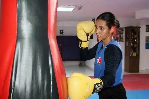SPOR Liseli boksör Zübeyde, Türkiye'yi temsil edecek