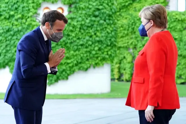 Merkel: 'Belirli konuları birlikte şekillendirmek istiyorsak birbirimize bağımlıyız' Merkel: 'Belirli konuları birlikte şekillendirmek istiyorsak birbirimize bağımlıyız'