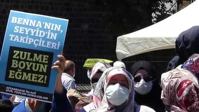 Mısır'da İhvan liderlerine yönelik idam kararları Diyarbakır'da protesto edildi Mısır'da İhvan liderlerine yönelik idam kararları Diyarbakır'da protesto edildi