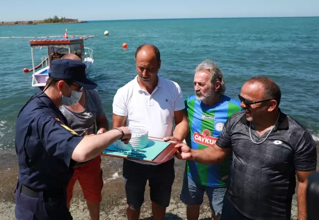 Son dakika haberi: Plaj işletmecileri, Sahil Güvenliğin 39. yaşını sahte ihbarla çağırdıkları kurum personeline sürpriz yaparak kutladı