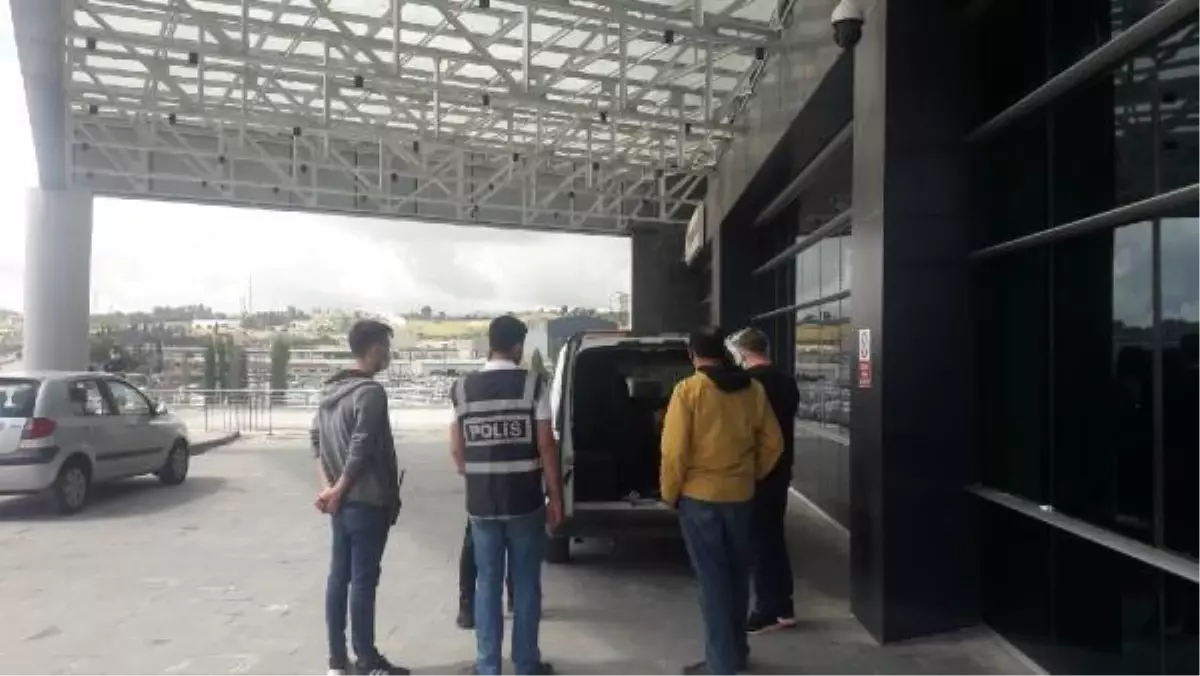 Sahte kimlikle 380 bin TL'lik dolandırıcılık yapan 5 şüpheli yakalandı