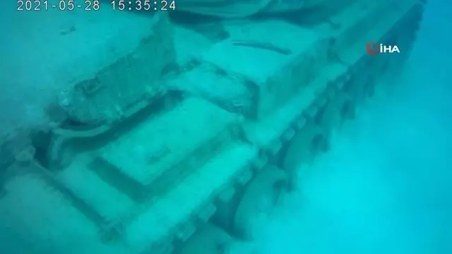 Su altındaki 45 tonluk tank dalış turizminin gözdesi oldu