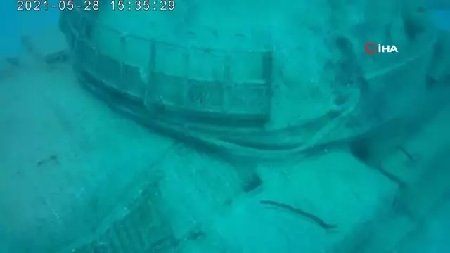 Su altındaki 45 tonluk tank dalış turizminin gözdesi oldu