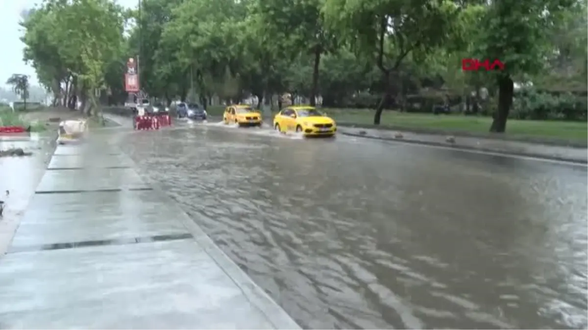 SU BASKINLARI TRAMVAY SEFERLERİNİ DURDURDU