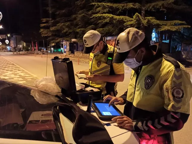 Şuhut'ta trafik ekipleri alkole geçit vermedi Şuhut'ta trafik ekipleri alkole geçit vermedi