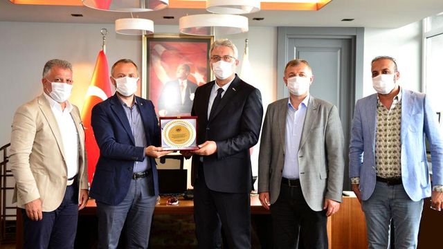 TSO'dan Erdemir'e tebrik plaketi