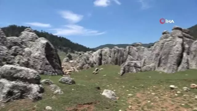 Adanalıların peri bacaları Göller Yaylası doğa tutkunlarının ilgisini çekiyor