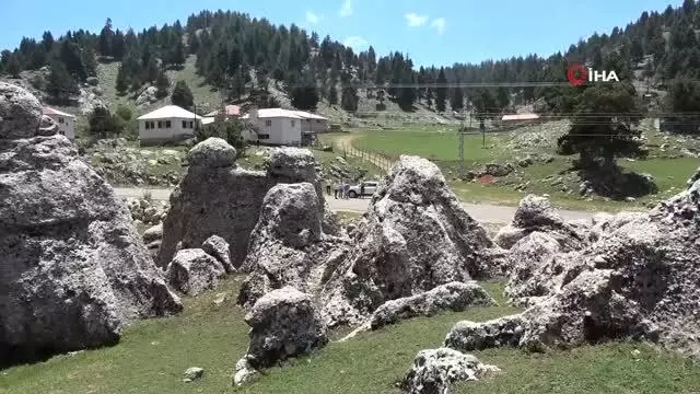 Adanalıların peri bacaları Göller Yaylası doğa tutkunlarının ilgisini çekiyor