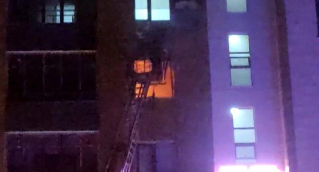 Ağrı'da binada çıkan yangın korkuttu
