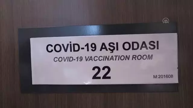 Son Dakika | Bakan Koca'nın 'rekor aşılama' yaptığını duyurduğu sağlık çalışanı, paylaşımla motive oldu Son Dakika | Bakan Koca'nın 'rekor aşılama' yaptığını duyurduğu sağlık çalışanı, paylaşımla motive oldu