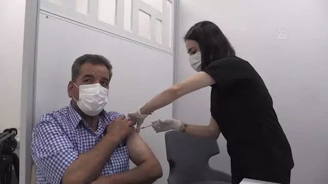 Son Dakika | Bakan Koca'nın 'rekor aşılama' yaptığını duyurduğu sağlık çalışanı, paylaşımla motive oldu