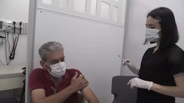 Son Dakika | Bakan Koca'nın 'rekor aşılama' yaptığını duyurduğu sağlık çalışanı, paylaşımla motive oldu
