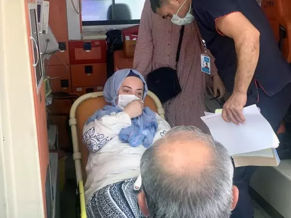 Belediye meclis üyesi, eski eşini boşandıkları gün bıçakladı Belediye meclis üyesi, eski eşini boşandıkları gün bıçakladı