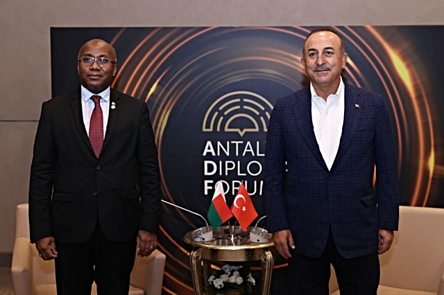 Dışişleri Bakanı Çavuşoğlu'nun diplomasi trafiği