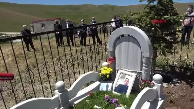 ERZURUM BABASININ TOPRAĞA VERİLDİĞİ GÜN, AHMET'İN DOĞUM GÜNÜ