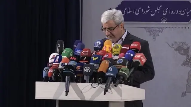 İran'da 13. Cumhurbaşkanlığı Seçimlerinin ilk resmi sonuçlarına göre muhafazakar aday Reisi, 28 milyon 600 bin oydan 17 milyon 800 binini alarak...