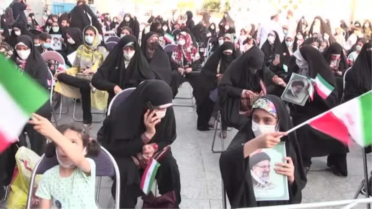 İran'da Reisi taraftarları sevinç gösterileri düzenledi