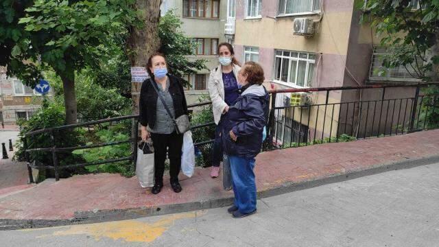 İstanbul'daki deprem sonrası vatandaşlar kendini sokağa attı