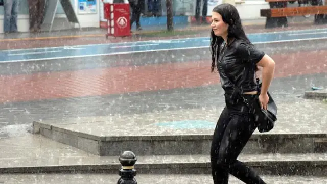 Meteoroloji'den çok sayıda il için kuvvetli yağış uyarısı! Bu sefer çok fena vuracak Meteoroloji'den çok sayıda il için kuvvetli yağış uyarısı! Bu sefer çok fena vuracak
