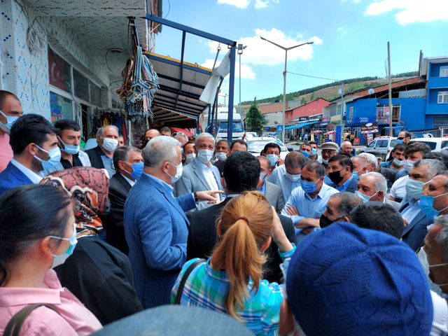 susuzlular ak parti milletvekillerini bagrina 2 14211221 o