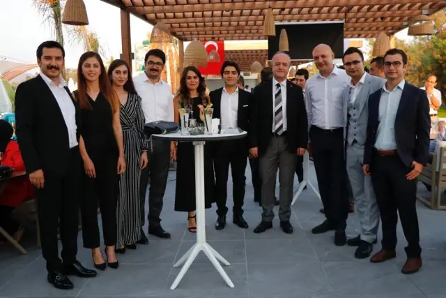 Tayini çıkan Fethiye Cumhuriyet Başsavcısı Eker, adliye personeliyle bir araya geldi Tayini çıkan Fethiye Cumhuriyet Başsavcısı Eker, adliye personeliyle bir araya geldi