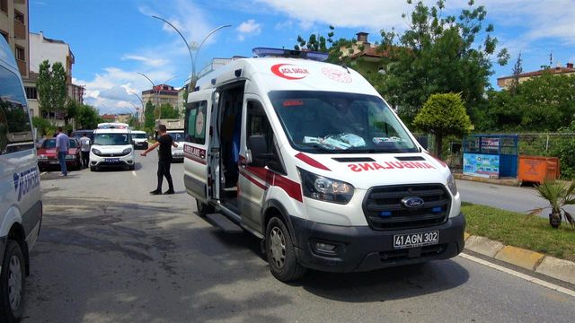 ters yonden giden motosikletli otomobille boy 8 14211669 o
