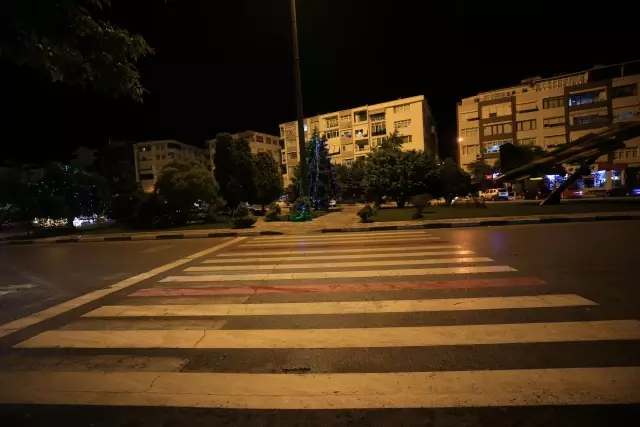 Trakya, sokağa çıkma kısıtlamasının başlamasıyla sessizliğe büründü Trakya, sokağa çıkma kısıtlamasının başlamasıyla sessizliğe büründü