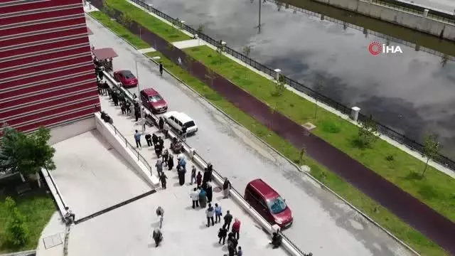 Afyonkarahisar'da aşı kuyruğu Afyonkarahisar'da aşı kuyruğu