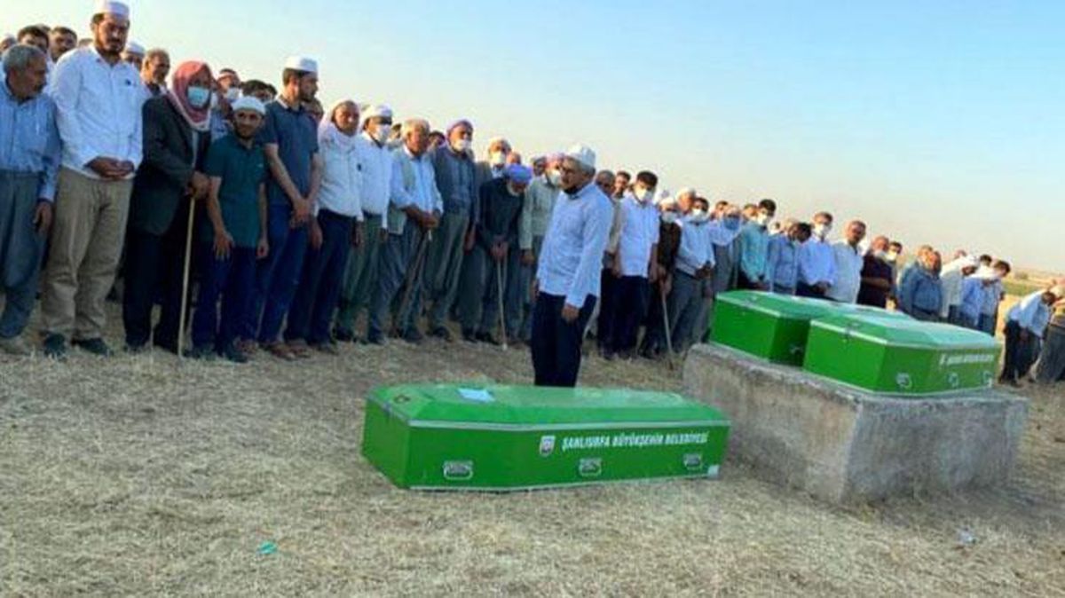 Akrabalar arasındaki sulama kavgasında ölen 3 kişi toprağa verildi