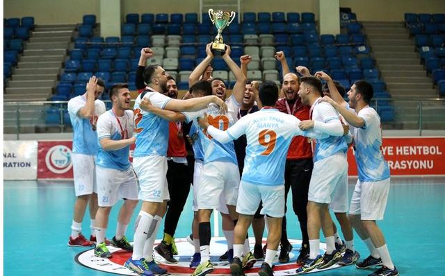 ALKÜ hentbol takımı 1'inci lige yükseldi