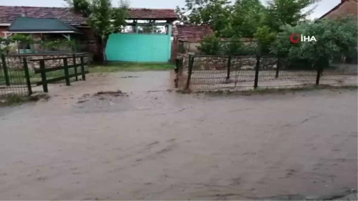 Son dakika haberi... Aslanapa ve Çavdarhisar'da dolu ve sel